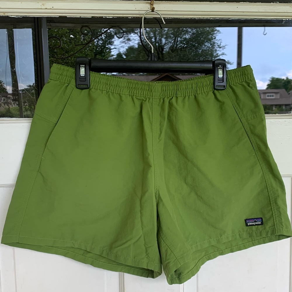 (L) Patagonia baggies olive green